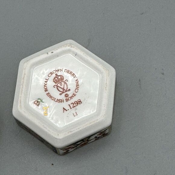 Vtg Royal Crown Derby English Bone China Hexagon Lidded Trinket Box A1298 Imari - Picture 5 of 13